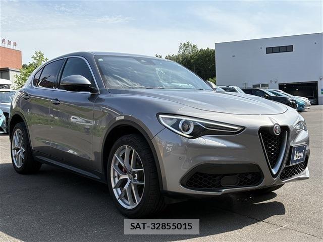ALFA ROMEO STELVIO 2018-07 1202198-2