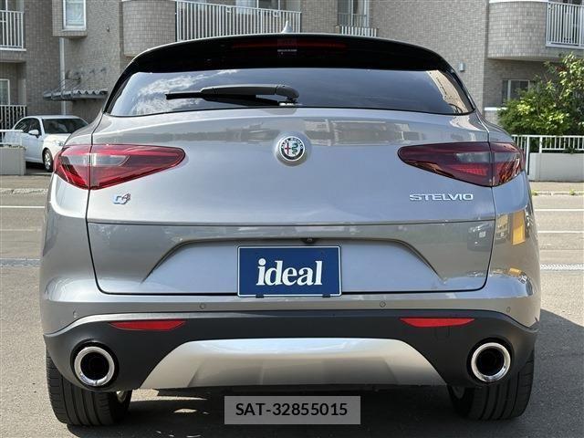 ALFA ROMEO STELVIO 2018-07 1202198-5