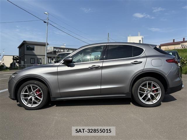 ALFA ROMEO STELVIO 2018-07 1202198-7