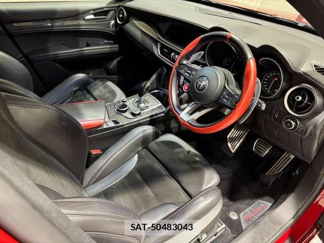 ALFA ROMEO STELVIO 2019-02 1657071-11