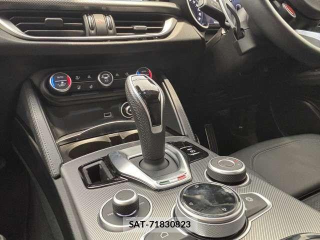 ALFA ROMEO STELVIO 2023-06 3355050-9