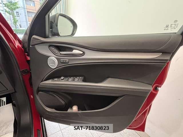 ALFA ROMEO STELVIO 2023-06 3355050-16