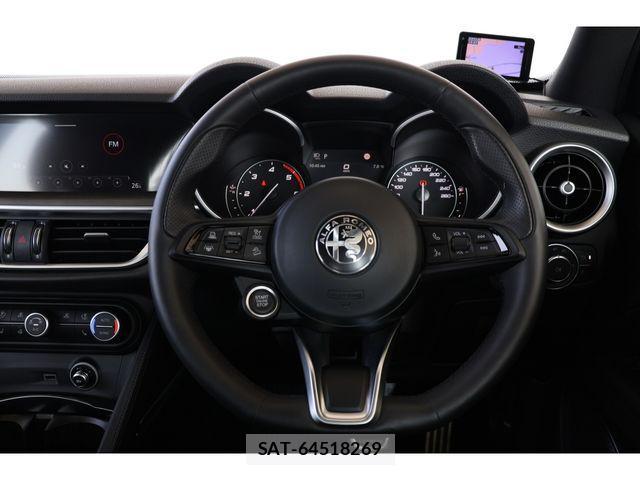 ALFA ROMEO STELVIO 2023-01 3764626-9