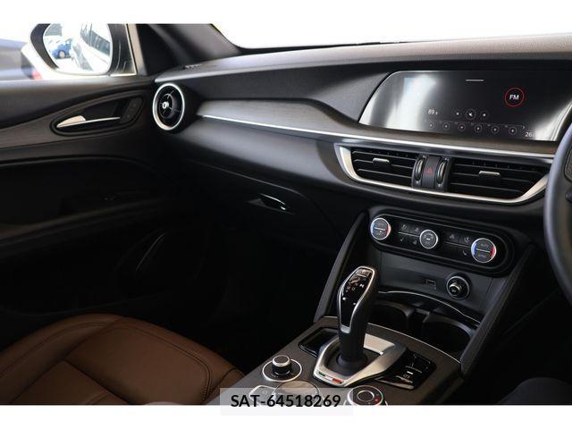 ALFA ROMEO STELVIO 2023-01 3764626-11