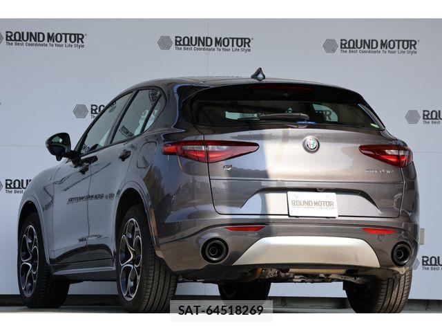 ALFA ROMEO STELVIO 2023-01 3764626-2