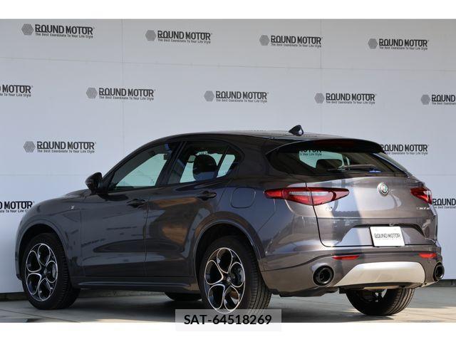 ALFA ROMEO STELVIO 2023-01 3764626-4