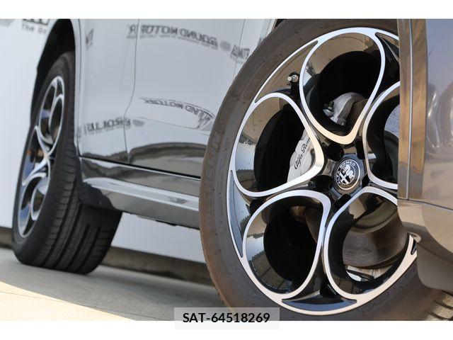 ALFA ROMEO STELVIO 2023-01 3764626-6
