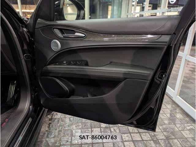 ALFA ROMEO STELVIO 2023-09 3764623-17