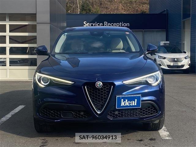 ALFA ROMEO STELVIO 2019-02 3932938-1