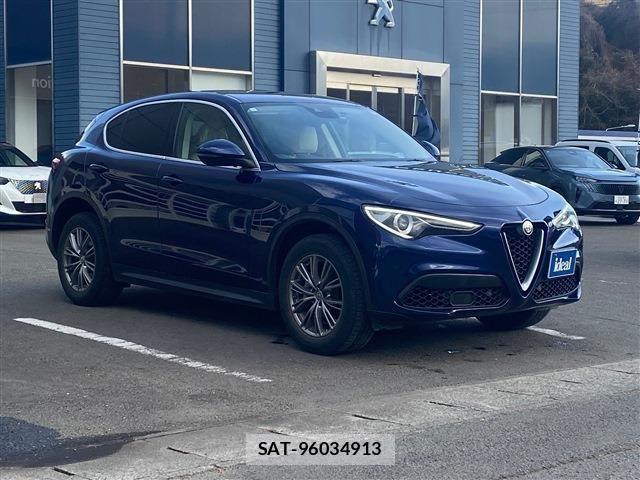ALFA ROMEO STELVIO 2019-02 3932938-2