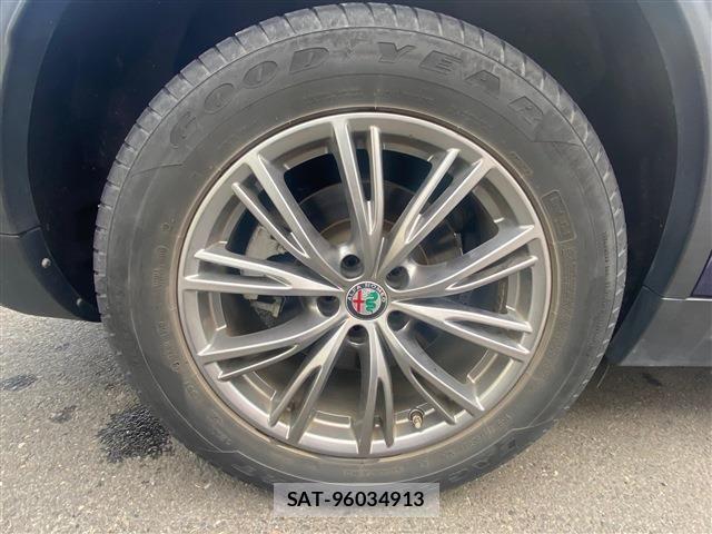 ALFA ROMEO STELVIO 2019-02 3932938-8