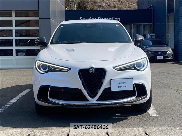 ALFA ROMEO STELVIO 2020-08 6750720-1