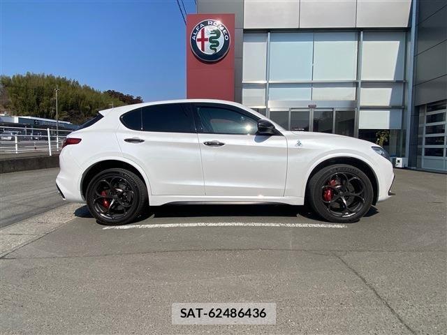 ALFA ROMEO STELVIO 2020-08 6750720-3