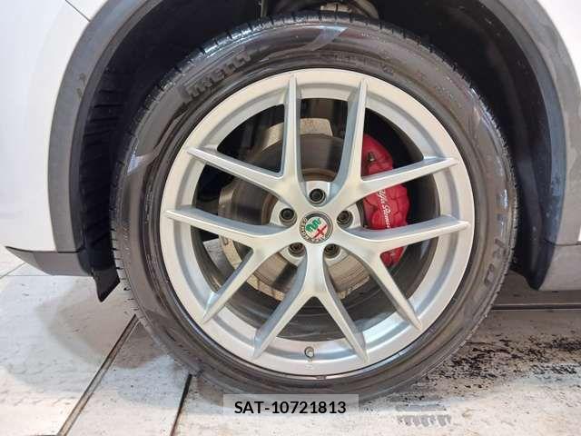 ALFA ROMEO STELVIO 2018-07 7214054-13