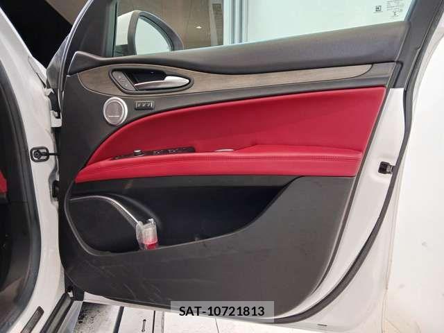 ALFA ROMEO STELVIO 2018-07 7214054-17