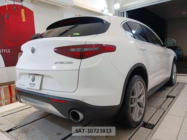 ALFA ROMEO STELVIO 2018-07 7214054-4