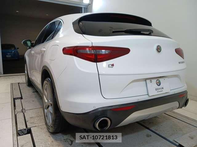 ALFA ROMEO STELVIO 2018-07 7214054-6