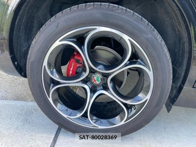 ALFA ROMEO STELVIO 2021-11 7214059-10