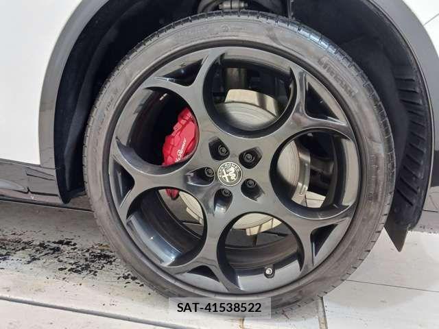 ALFA ROMEO STELVIO 2023-06 7325244-9