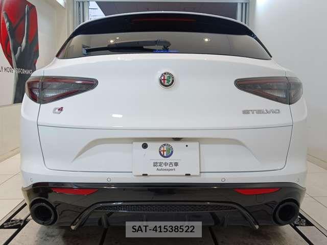 ALFA ROMEO STELVIO 2023-06 7325244-4