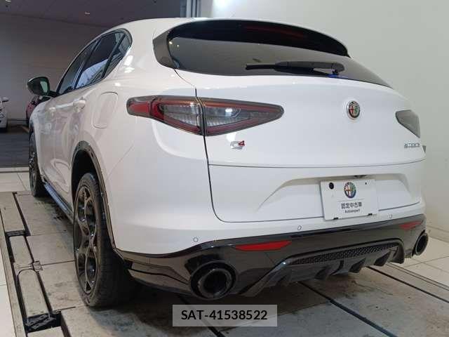 ALFA ROMEO STELVIO 2023-06 7325244-5