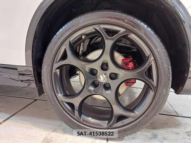 ALFA ROMEO STELVIO 2023-06 7325244-7