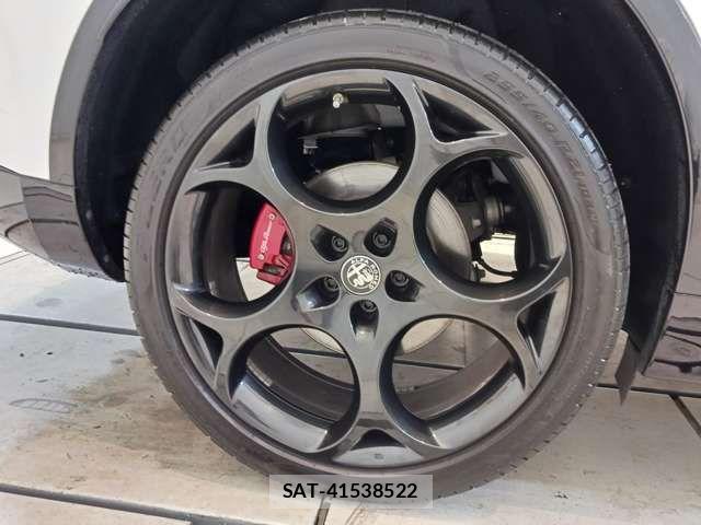 ALFA ROMEO STELVIO 2023-06 7325244-8