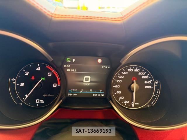 ALFA ROMEO STELVIO 2021-06 7499300-13