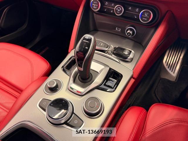 ALFA ROMEO STELVIO 2021-06 7499300-19