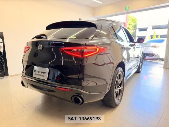ALFA ROMEO STELVIO 2021-06 7499300-2