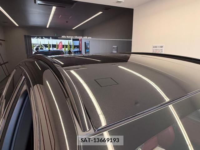 ALFA ROMEO STELVIO 2021-06 7499300-6