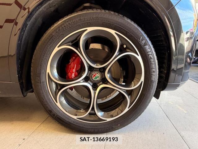 ALFA ROMEO STELVIO 2021-06 7499300-8