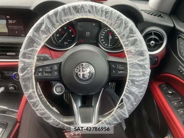ALFA ROMEO STELVIO 2020-09 7875079-10