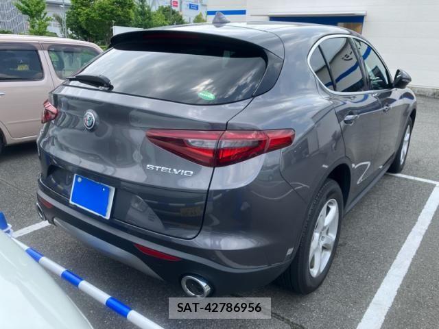 ALFA ROMEO STELVIO 2020-09 7875079-6