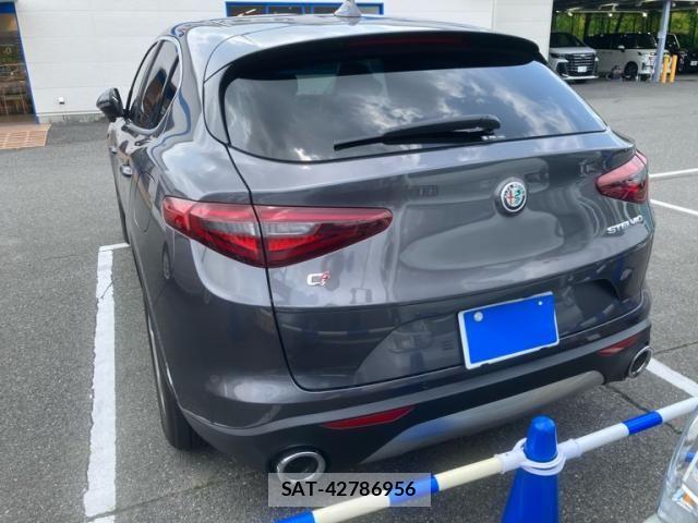 ALFA ROMEO STELVIO 2020-09 7875079-7