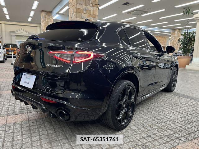 ALFA ROMEO STELVIO 2023-06 7902154-9