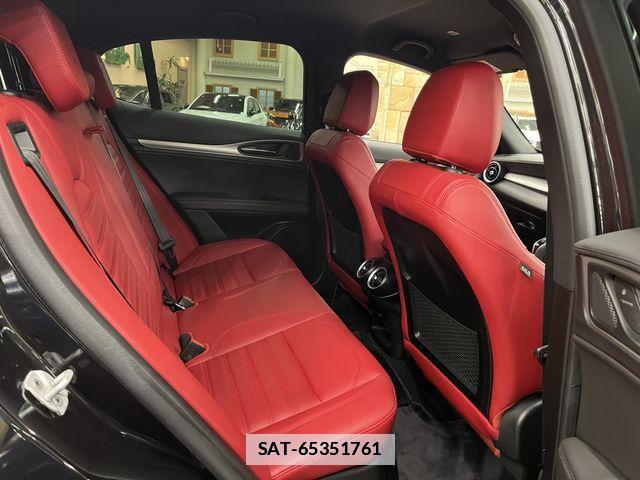 ALFA ROMEO STELVIO 2023-06 7902154-4