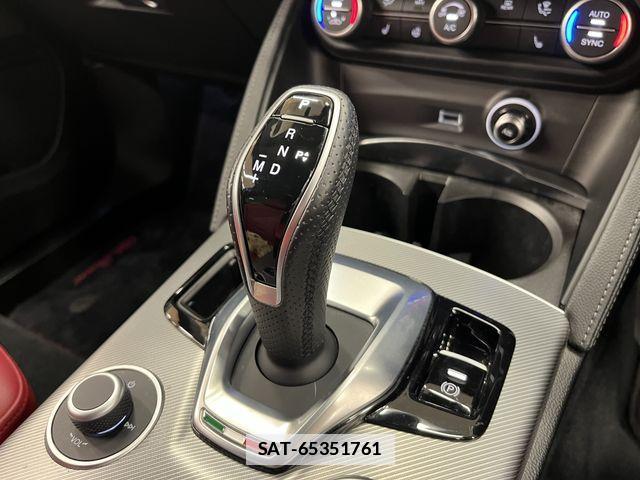 ALFA ROMEO STELVIO 2023-06 7902154-7