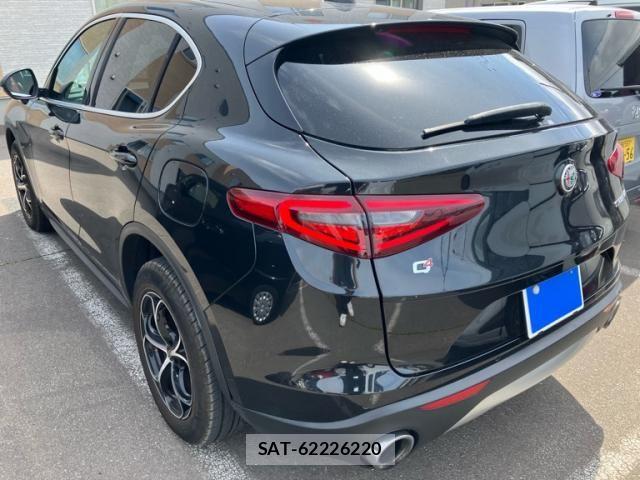 ALFA ROMEO STELVIO 2019-03 7978352-9