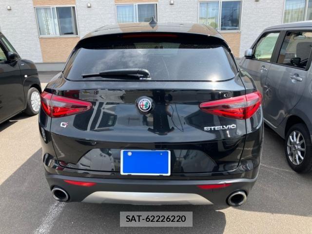 ALFA ROMEO STELVIO 2019-03 7978352-1