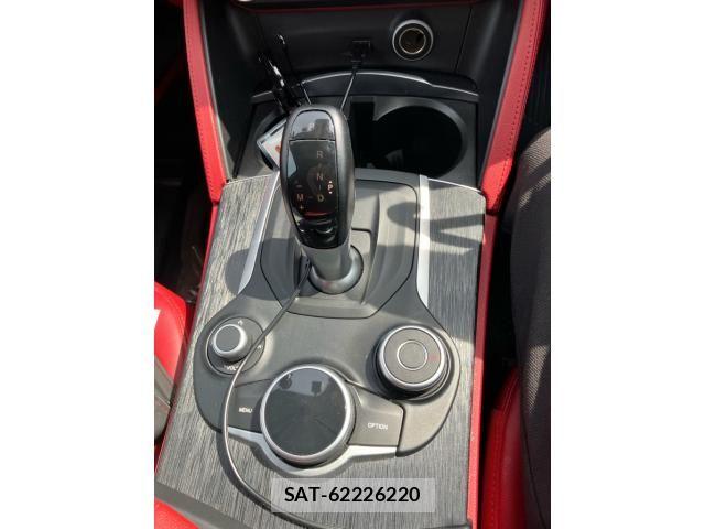 ALFA ROMEO STELVIO 2019-03 7978352-20
