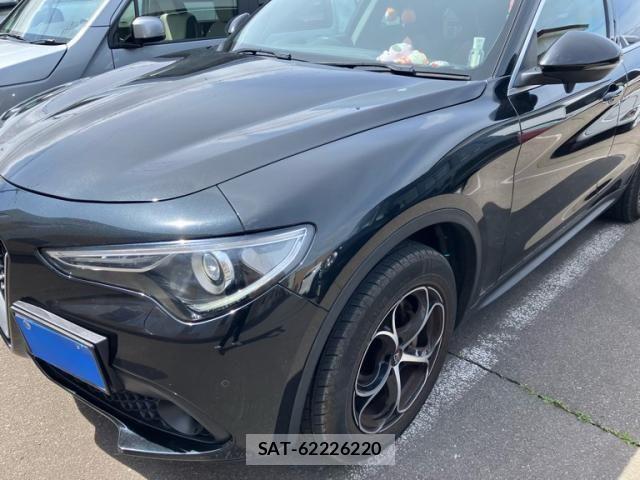 ALFA ROMEO STELVIO 2019-03 7978352-3