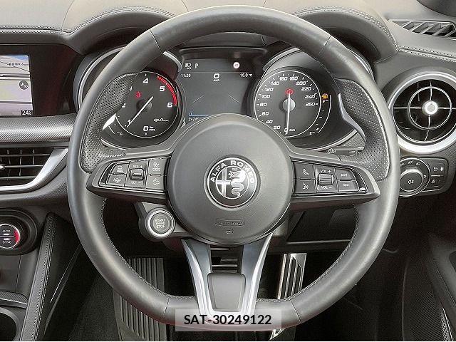 ALFA ROMEO STELVIO 2022-04 7978351-10