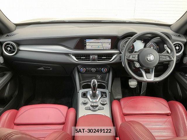 ALFA ROMEO STELVIO 2022-04 7978351-2