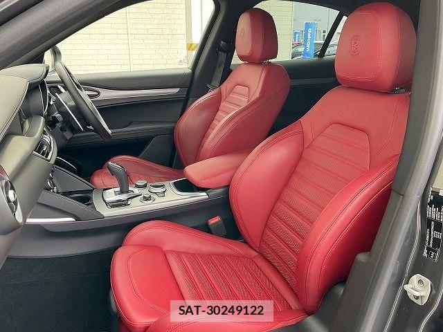 ALFA ROMEO STELVIO 2022-04 7978351-4