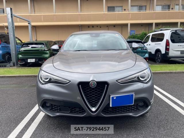 ALFA ROMEO STELVIO 2019-08 8097717-1