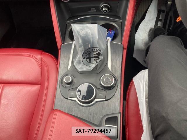 ALFA ROMEO STELVIO 2019-08 8097717-21
