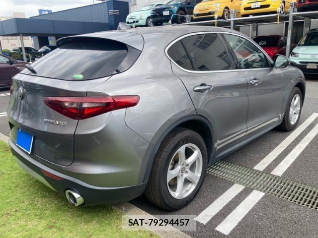 ALFA ROMEO STELVIO 2019-08 8097717-4