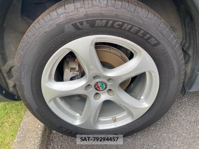 ALFA ROMEO STELVIO 2019-08 8097717-7