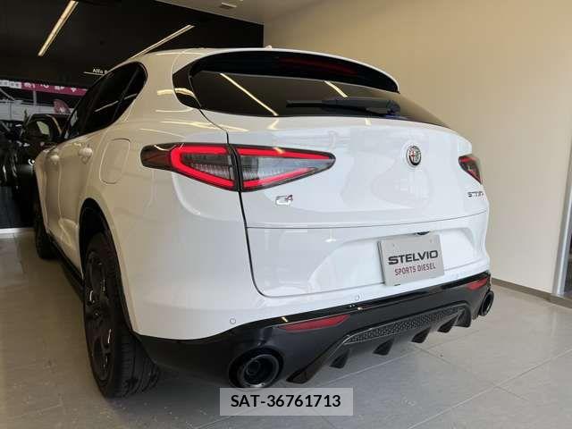 ALFA ROMEO STELVIO 2024-05 8206051-11